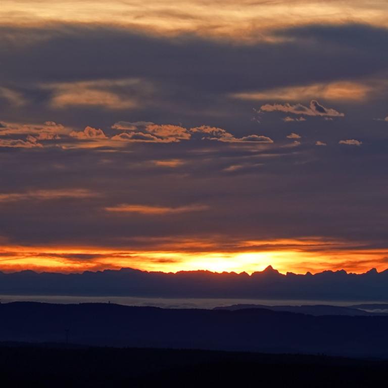 Sonnenaufgang über den Alpen