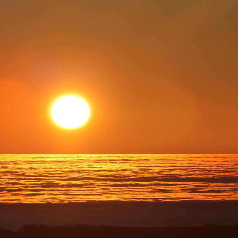 Sonnenaufgang über Nebelmeer