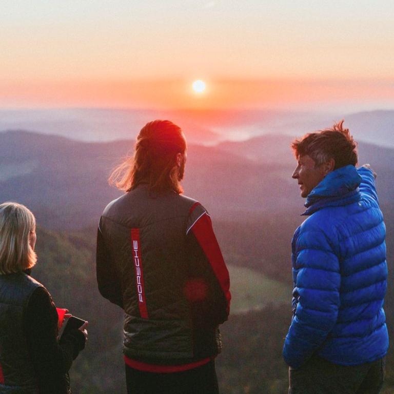 Sonnenaufgangswanderung im Schwarzwald mit Frühstück für Gruppen