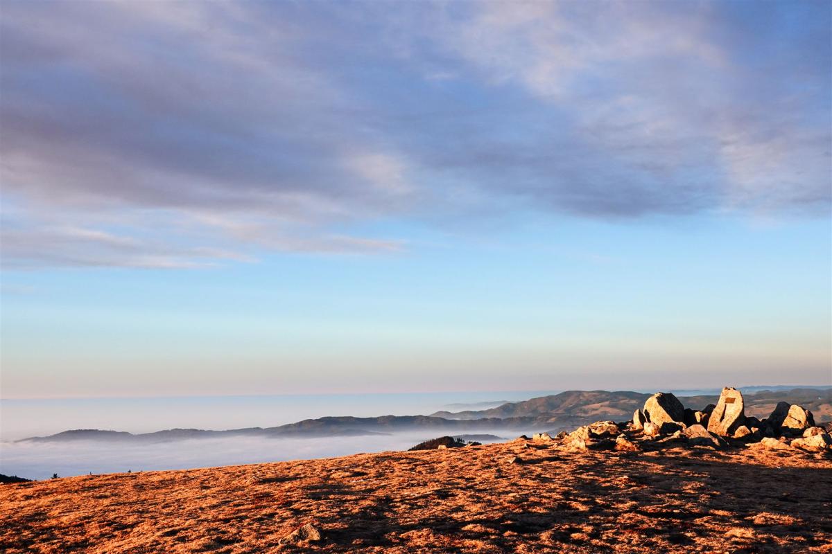 Aussicht mit Nebel im Tal